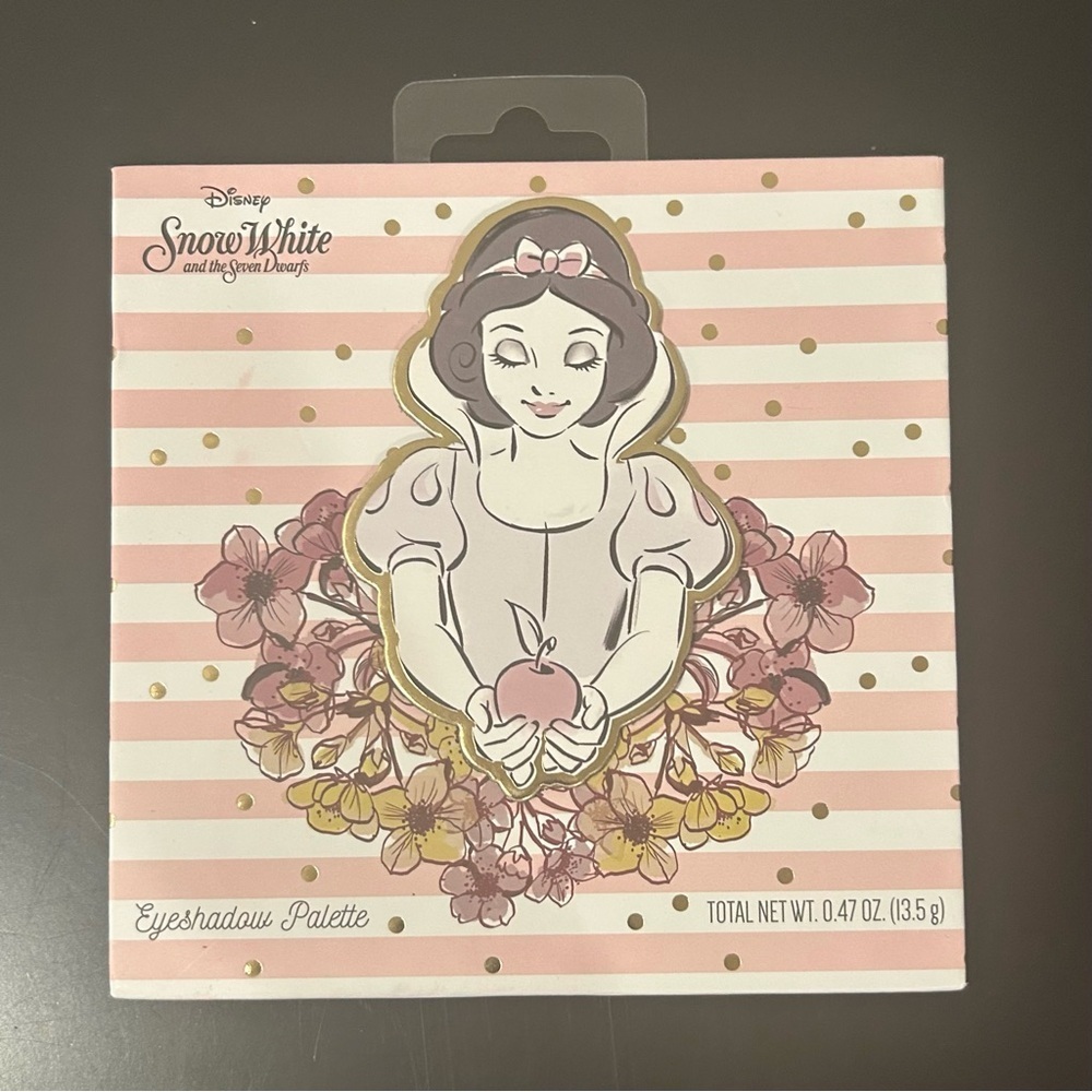 Disney Snow White & the Seven Dwarves - 12 Color Eyeshadow Palette